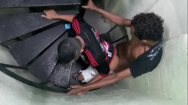 Play MP4 - Meu amigo pegou fudendo com o ex dele