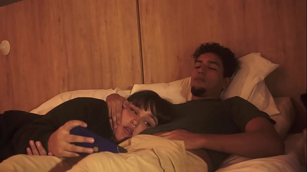 Play MP4 - mi hermanastro se da cuenta que nos quedamos solos y aprovecha para hacer de las suyas ALISONGONZALEZ26