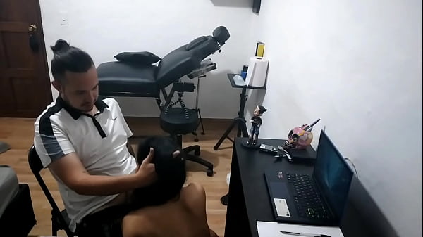 Ella Me Pide Favores Y Los Cambia Por Sexo Como Forma De Pago thumbnail