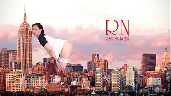 Wow A giant lady_without_panties_walks around the city She s as tall as King Kong Amazing show of a giantess 2