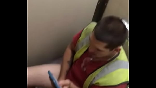 Play MP4 - Catador de lixo bateu no banheir&atilde;o