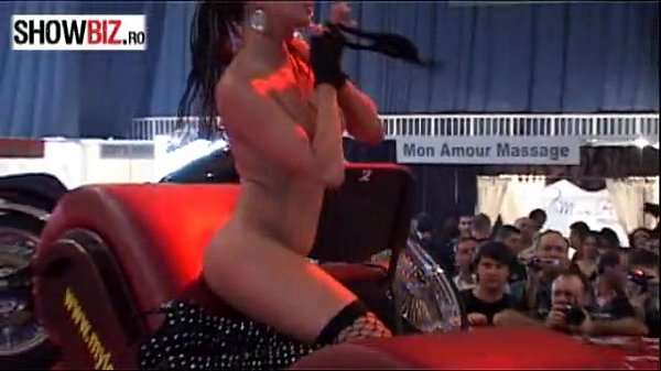 Iata_cum a fumat Deeaun trabuc VIDEOsi POZE