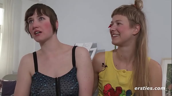 Play MP4 - M&auml;dels aus Norddeutschland haben leidenschaftlichen Sex