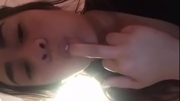 ThickAsian playing with herself