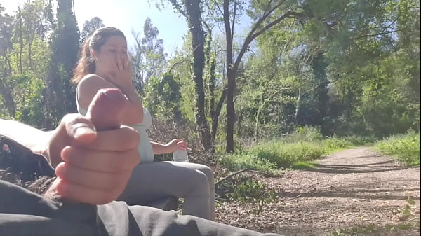 Play MP4 - EXHIBITIONIST seduce MILF to Fuck&comma; Suck & Sperm Her Face in Park