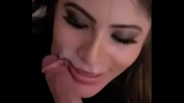 Play MP4 - College girl Deep throat&rsquo;s until she gets a cum shot