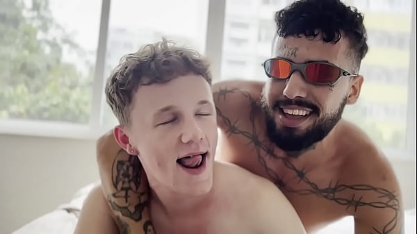 Carioca Tatuado Fodendo O Cuzinho Do Twink Australiano thumbnail