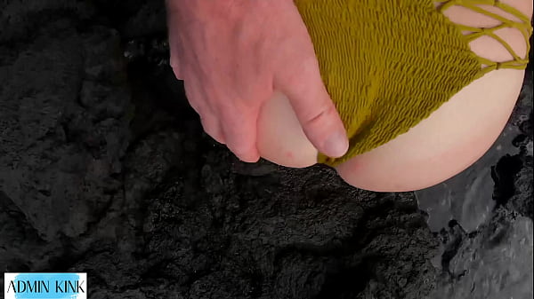 Cum in mouth for slutty beach girl 