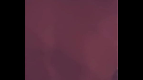 Mi vecino curioso me muestra su polla en su casa y termina follandome salvajemente