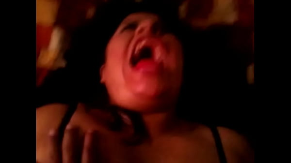 Play MP4 - como gime la putita