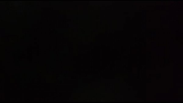 Novinha sentando no pau do novinho num sexo proibido_no mato