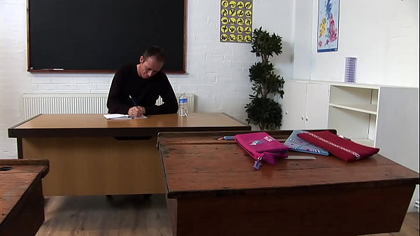 Nonton Romana Gets Her Boobs Covered In Jizz thumbnail