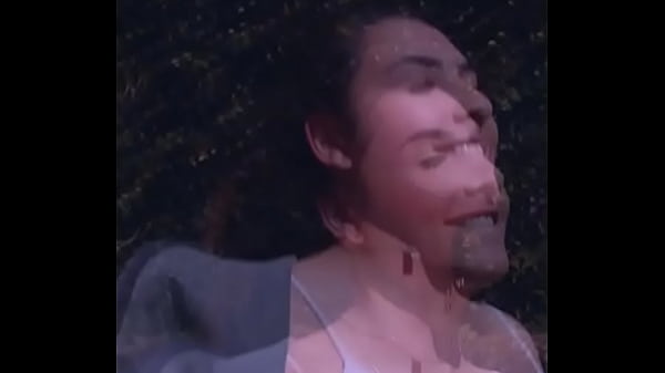 Bibi tatto mostrando os peitos 