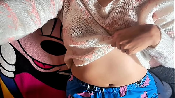 ¡OH, MUJER COLOMBIANA SE DESNUDA Y SE TOCA LA VAGINA!