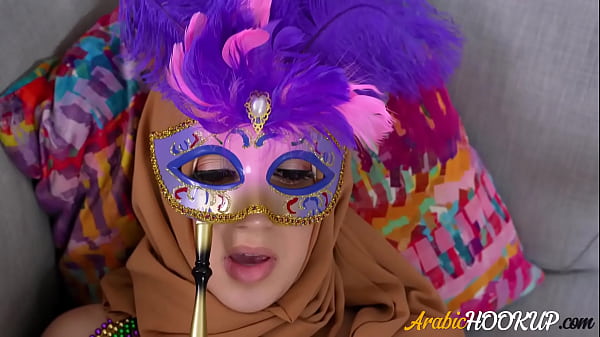 Play MP4 - Arabic Teen Celebrating Western Mardi Gras