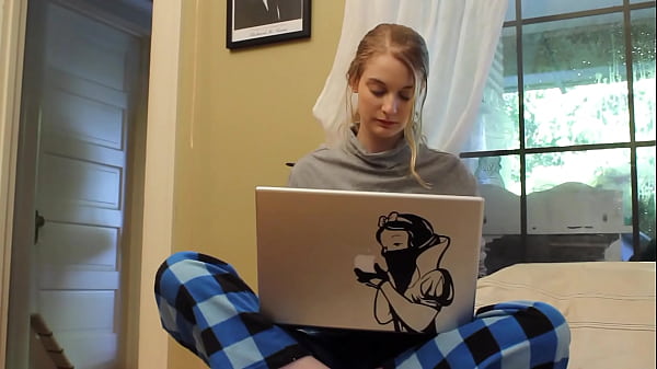 Nonton Amber Rayne And Dani Daniels Are Sinners thumbnail