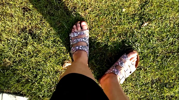 Barfu&szlig; in latschen 