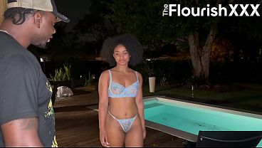 Nonton Preview Of Melanie Muse Getting A Text Message From Datjguy While She Was Getting Ready To Go Out On The Town But Changed Her Mind To Go See Him thumbnail