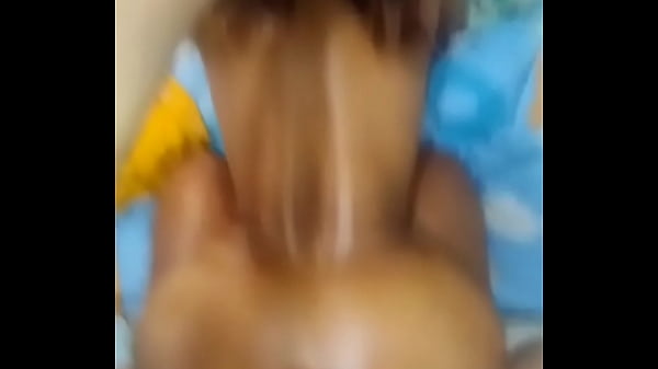 Play MP4 - he almost caught me giving water to my trainer