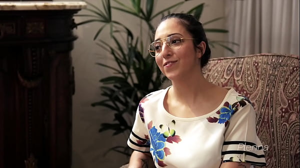 Tive Que Ajudar Meu Paciente Seu Enorme Pau, J&aacute; Que N&atilde;o Cabia Na Boca De Ningu&eacute;m - Lis Del Castilho thumbnail