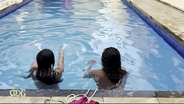 Play MP4 - Quando minha amiga me chama pra fuder na piscina eu n&atilde;o resisto