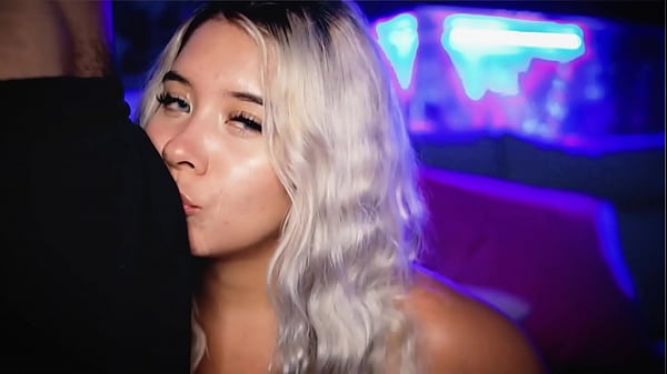 Colombian babe loves to be seen sucking and enjoying a good cock 