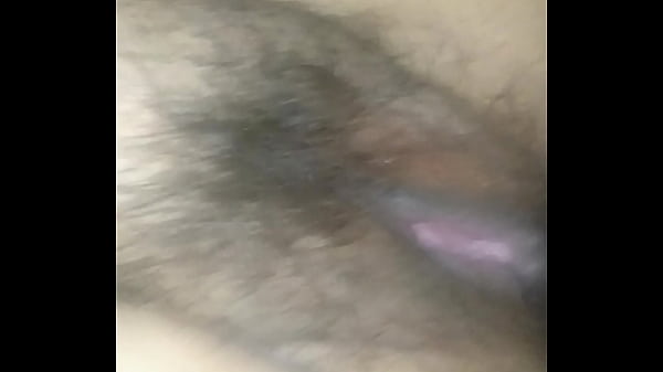 Mentiendosela por rico culo