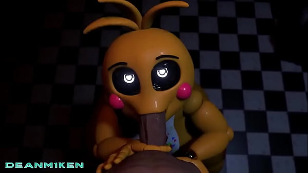 Toy chica blowjob