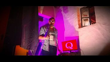 Nonton Frotando Una Guitarra Yamaha C80 Hecha En China Sobre El Gran Pene De Dieciocho Centimetros Del Numero Uno - Gafas - Rayas - Mora - Sexy N1 thumbnail