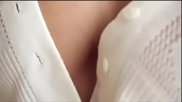 Veroniquee in white laceVeroniquee is sexy and_hot online webcam girl