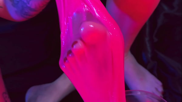 Messy foot play to make you hard 