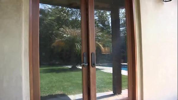 Nonton Lesbian Love Between Ela Darling And Sovereigh Syre Two Sluts Love Sticking Sex Toys In Each Other's Pussies thumbnail