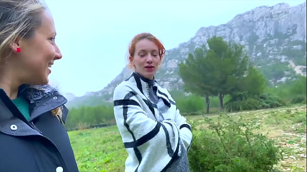 Play MP4 - Stella et Emmanuelle en plan &agrave; 4 tr&egrave;s chaud