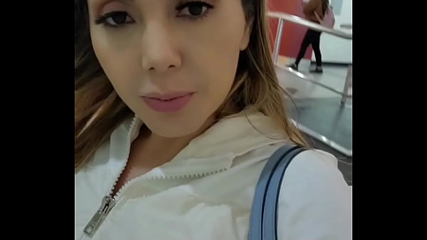 Play MP4 - Sin calzones y mostrando mi conchita mojada en larcomar