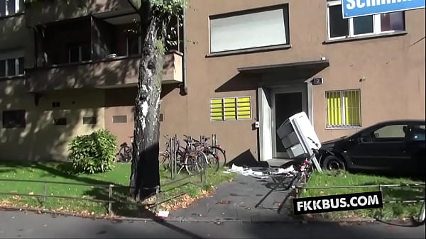 Play MP4 - FKK BUS 33 - Barbara