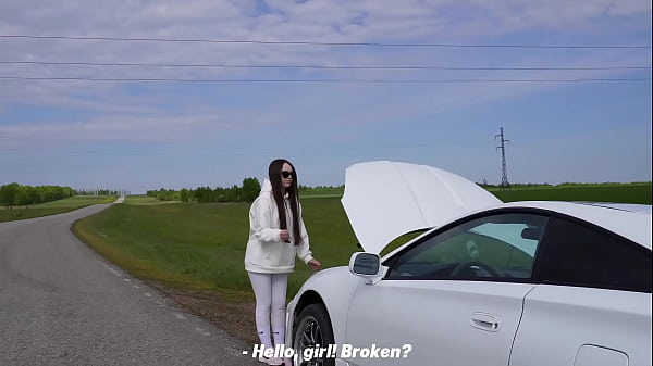 Nonton Stranded On The Road... Rewarded Him With Hot Sex thumbnail