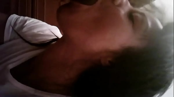 She don&rsquo;t play she love sucking my dick