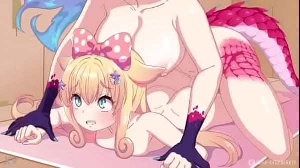 Mujer siendo penetrada por otra mujer 