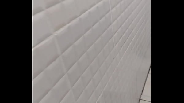 Homem descobre prazer anal 