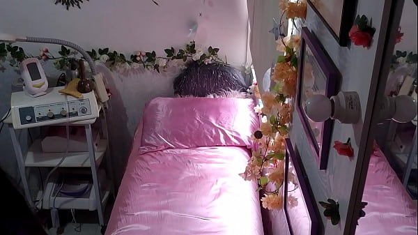 Nonton Big-ass Colombian Gets A Massage With A Happy Ending And Ends Up With Her Pussy Of Cum - Aleja And Aaroon thumbnail