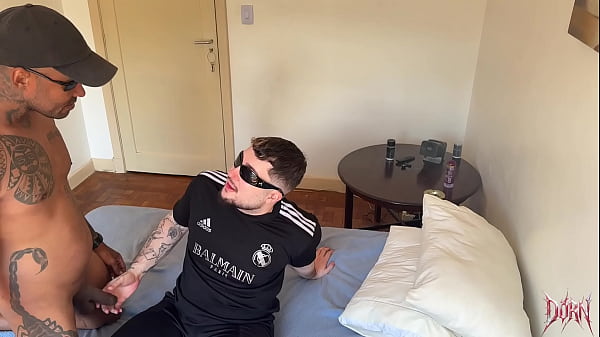 Dei meu cu com a janela aberta e os carros todos vendo a cena em S&atilde_o Paulo (COMPLETO NO RED)