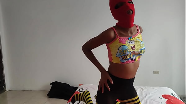 Nonton Stepmother Caresses Her Buttocks And Tits, Then The Stepson Arrives And Rubs His Penis With Her Feet thumbnail