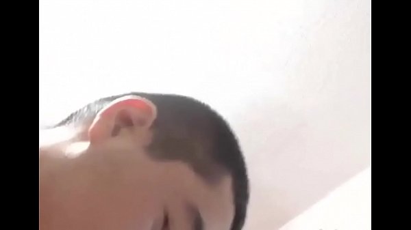 frentista do_posto de_gasolina com o_cliente_na webcam final