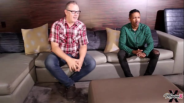 Nonton Milf Maxine Fucks Stepson Pf Bhangs & His Friend Tommy Utah! thumbnail