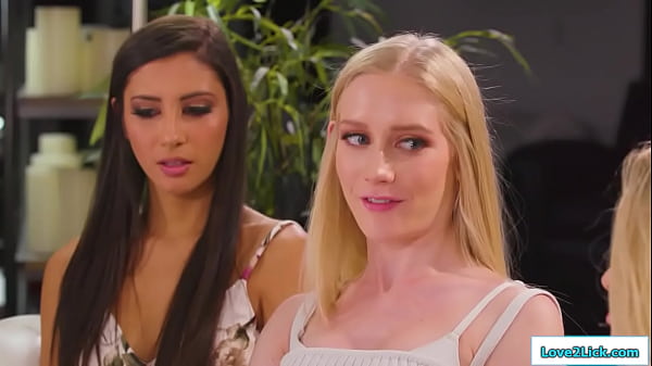 Play MP4 - Curvy milf and stepdaughter have 3some with hot babysitter