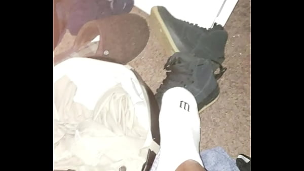 Nonton Tired But Good Nut thumbnail