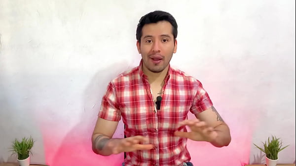 Amigo hetero deja que su amigo gay le mame sus 23cm de verga dotada! Relato sexual