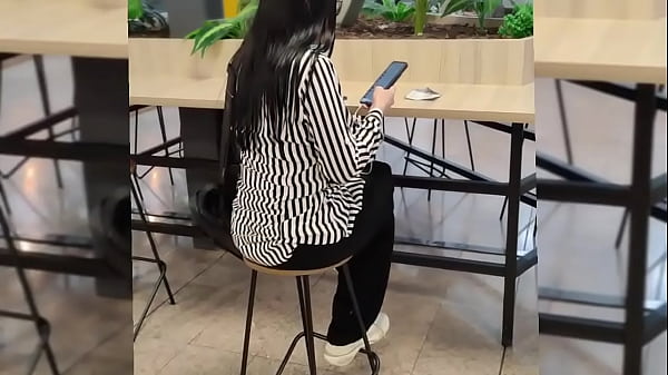 Nonton I Meet Estefani At The Mall When I Was Going To Eat thumbnail