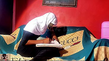 Sexy hijabi madam gets hot n bothered while checking the books...ends up so horny she CUMS HARD thinking about her husband'_s brother!!