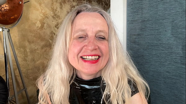 Play MP4 - In a latex corset horny prolapse fisting with a mega dildo